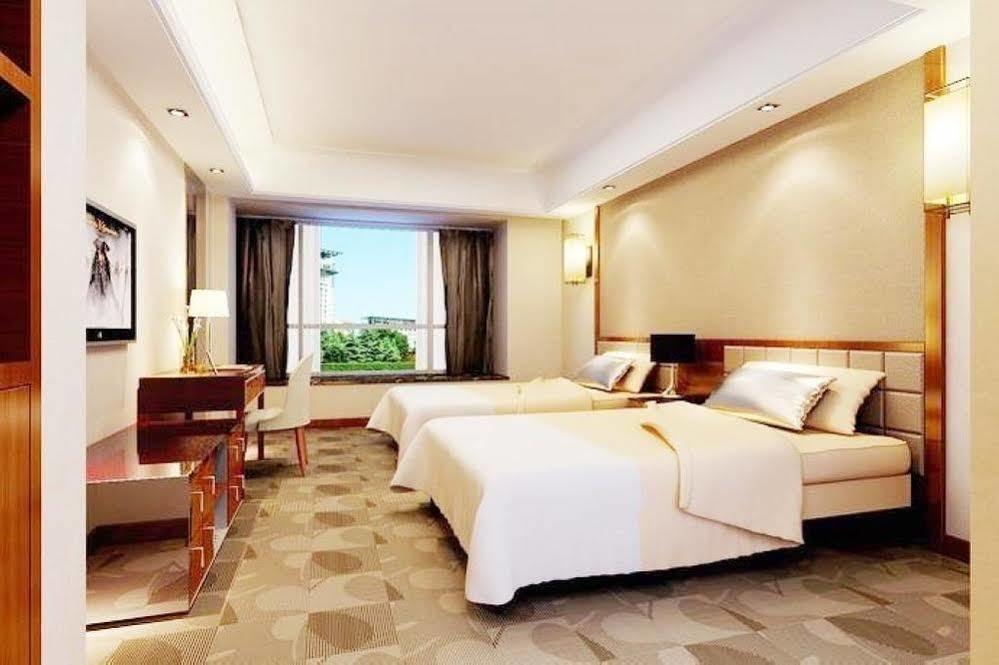 Yj Intl. Hotel Ta-mien-chen Екстериор снимка